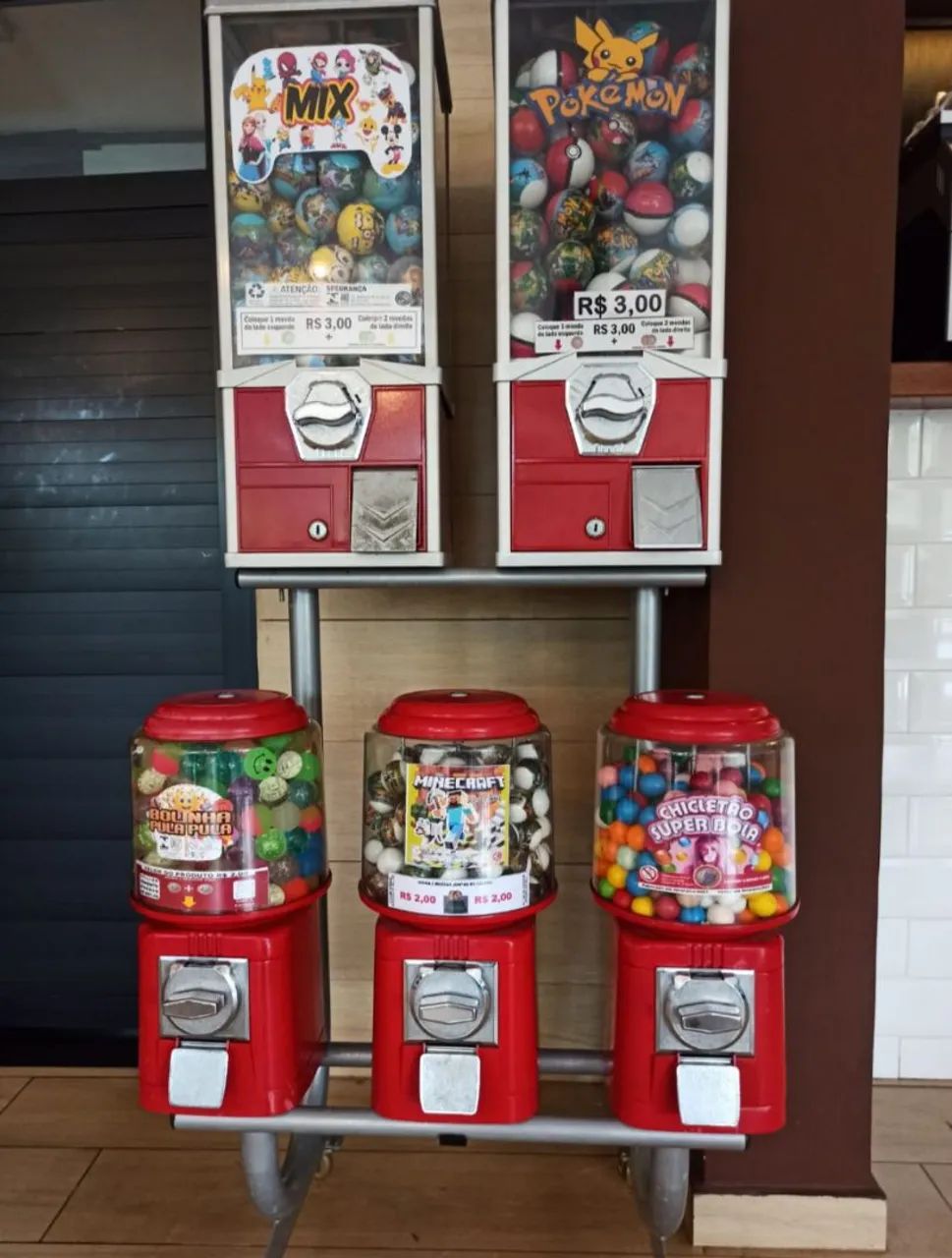 Máquinas de bolinha pula pula