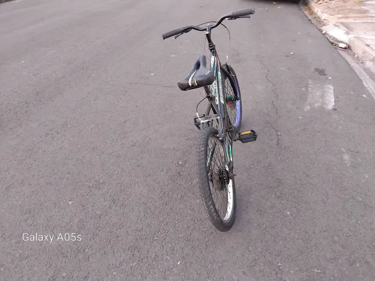 Bicicleta aro 20 usada em bons estado - Foto 4