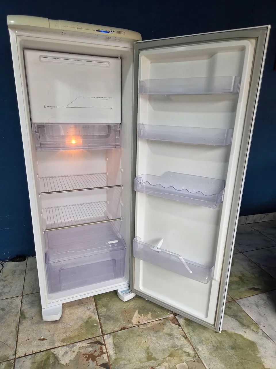 Vendo geladeira Electrolux  - Foto 2
