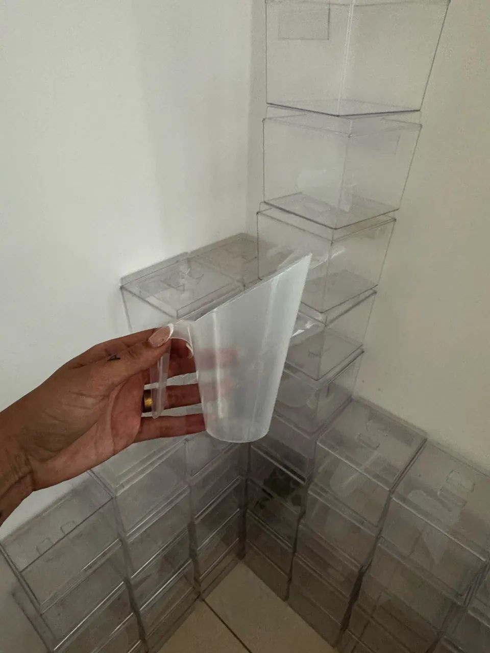 Vendo potes de acrílico 3,5L para granel já com pegador  - Foto 2
