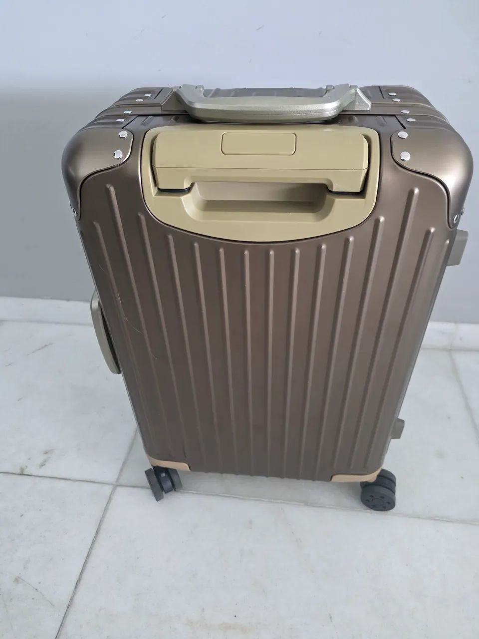 Rimowa Cabin alumínio - Foto 3