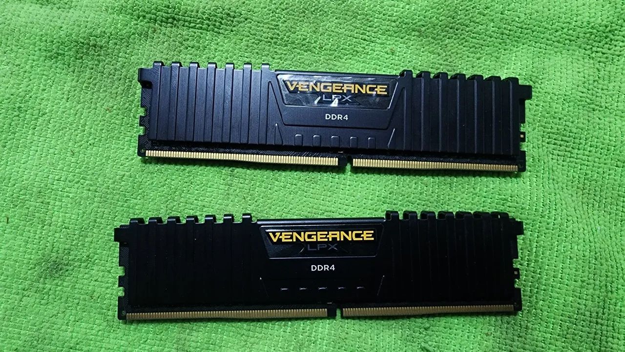 Memoria DDR4  16GB 3200 - Foto 4