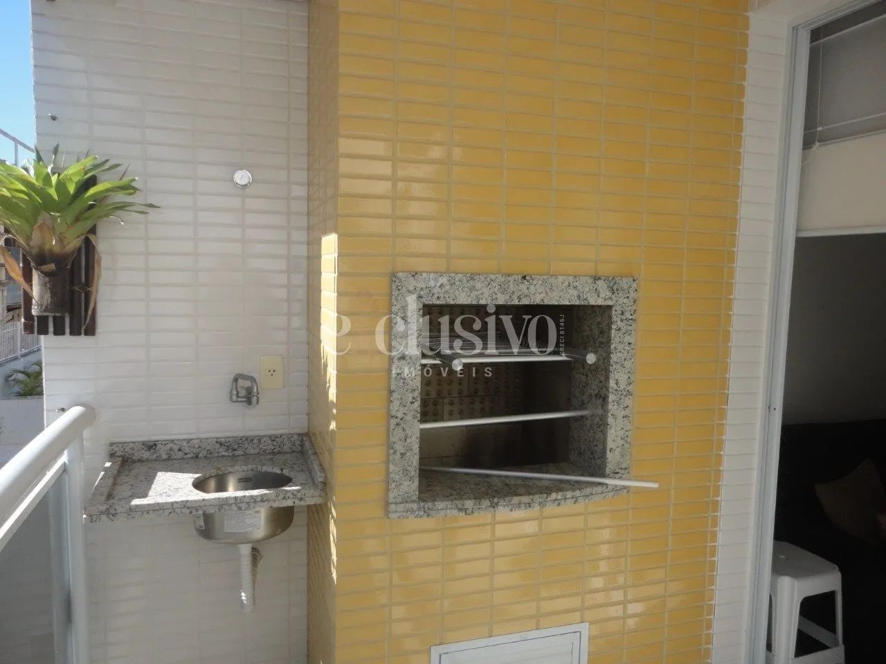 Apartamento 2 dormitórios em Coqueiros - Foto 3