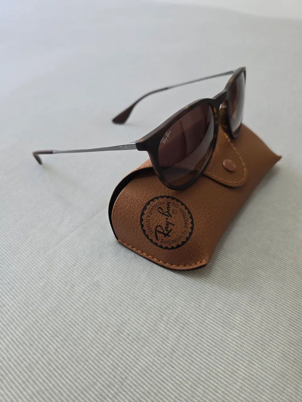 Óculos Ray-Ban Erika Classic marrom Original com Case - Foto 3