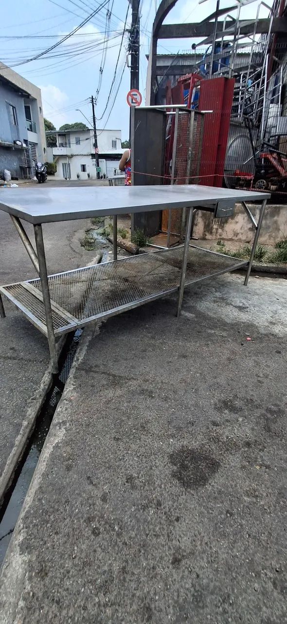 MESA DE INOX GRANDE 