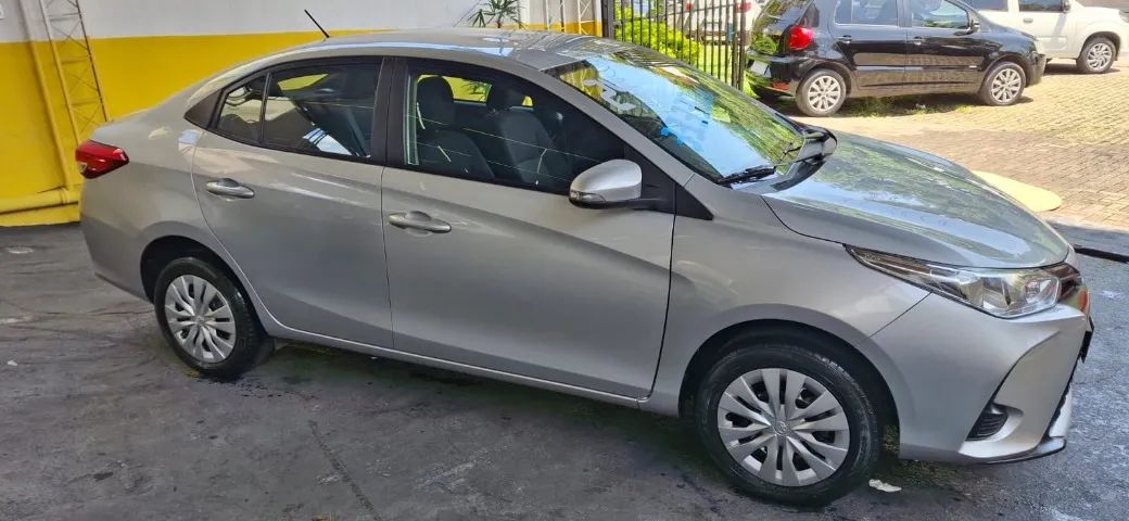Toyota Yaris XL Sedan 1.5 Flex 16V 4p Aut., foto 2 de 10