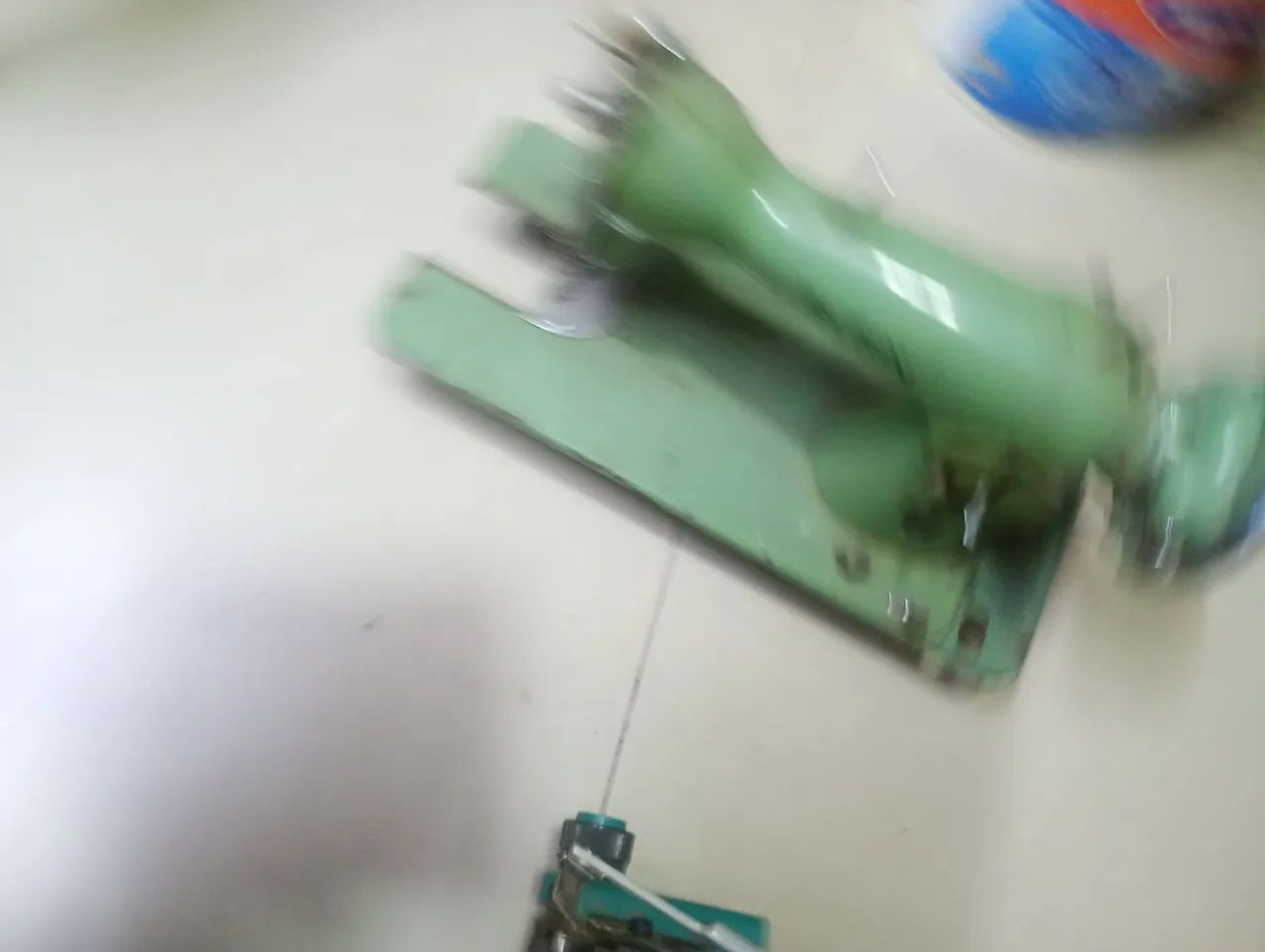 Máquina de  costura antiguidade