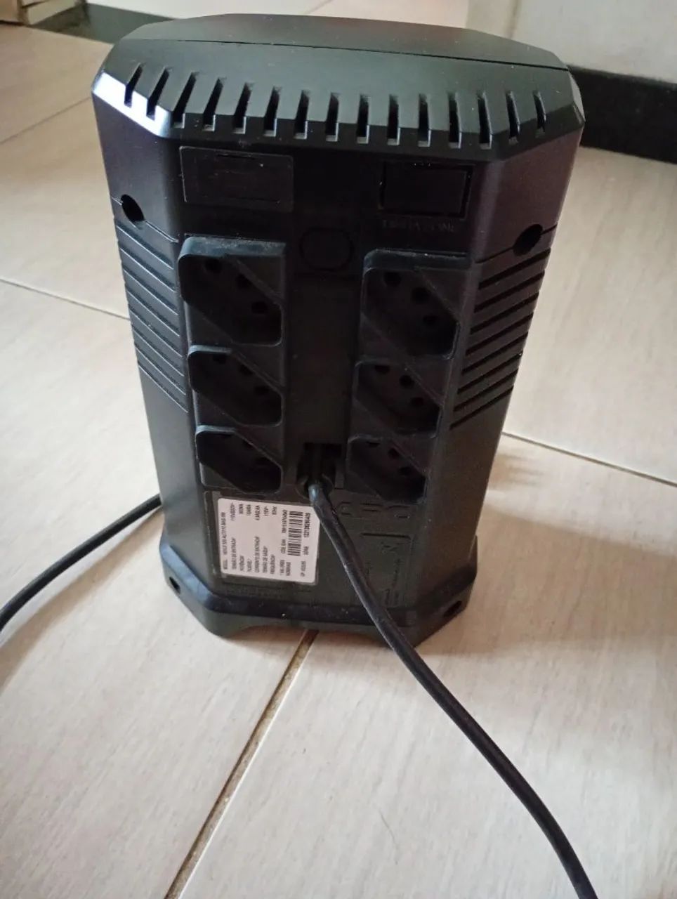 APC Hexus Power 500Va - Seis tomadas - Foto 2