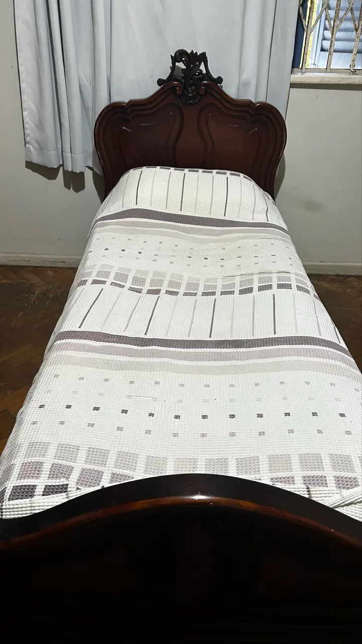 Cama de madeira maciça  - Foto 2