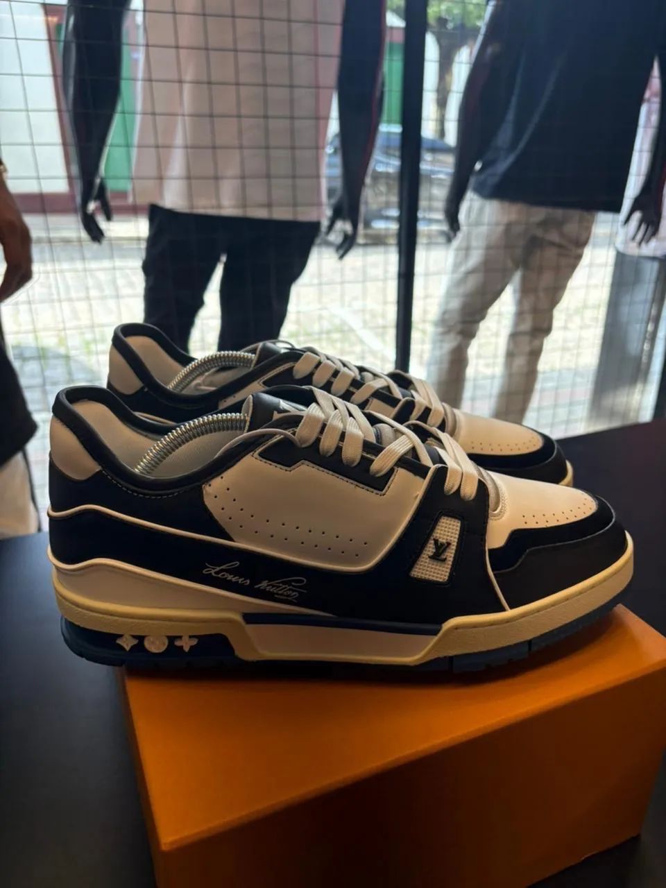  Tenis Luis Vitton Original  - Foto 3