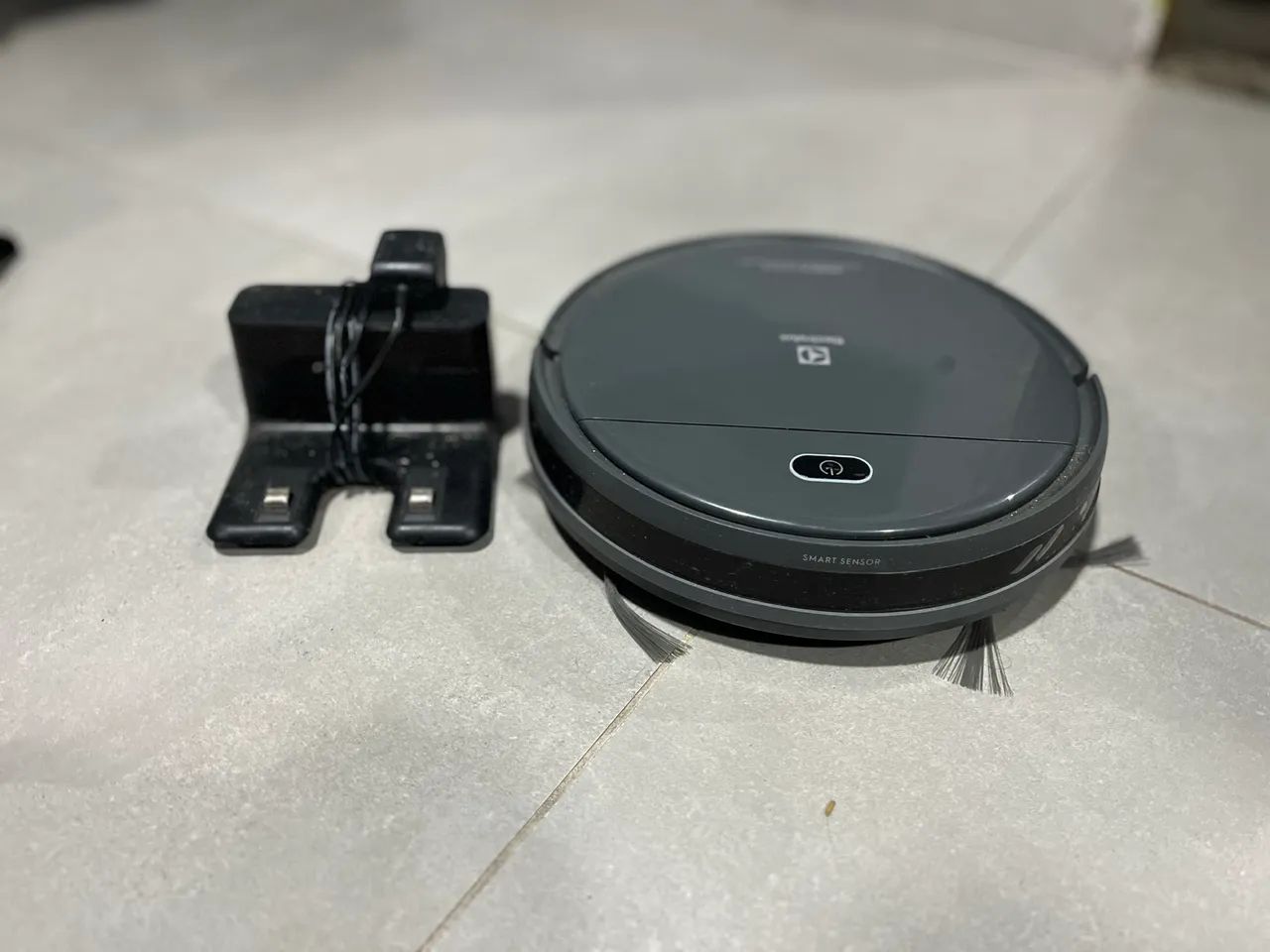 Robô aspirador e passa pano Electrolux 