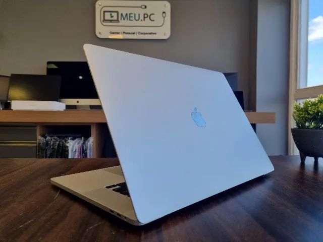 Apple MacBook Pro 2019 Touch Bar | Core i7 | AMD Radeon Pro Apple MacBook Pro 2019 Touch Bar | Core i7 | AMD Radeon Pro