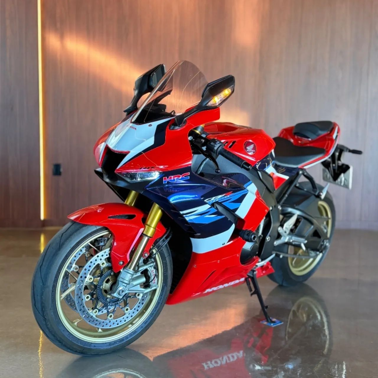 C B R1000 R R- R純正スペシャルシ一ト CBR1000RR-R FIREBLADE / SP_2024 | 株式会社ホンダモーターサイクル
