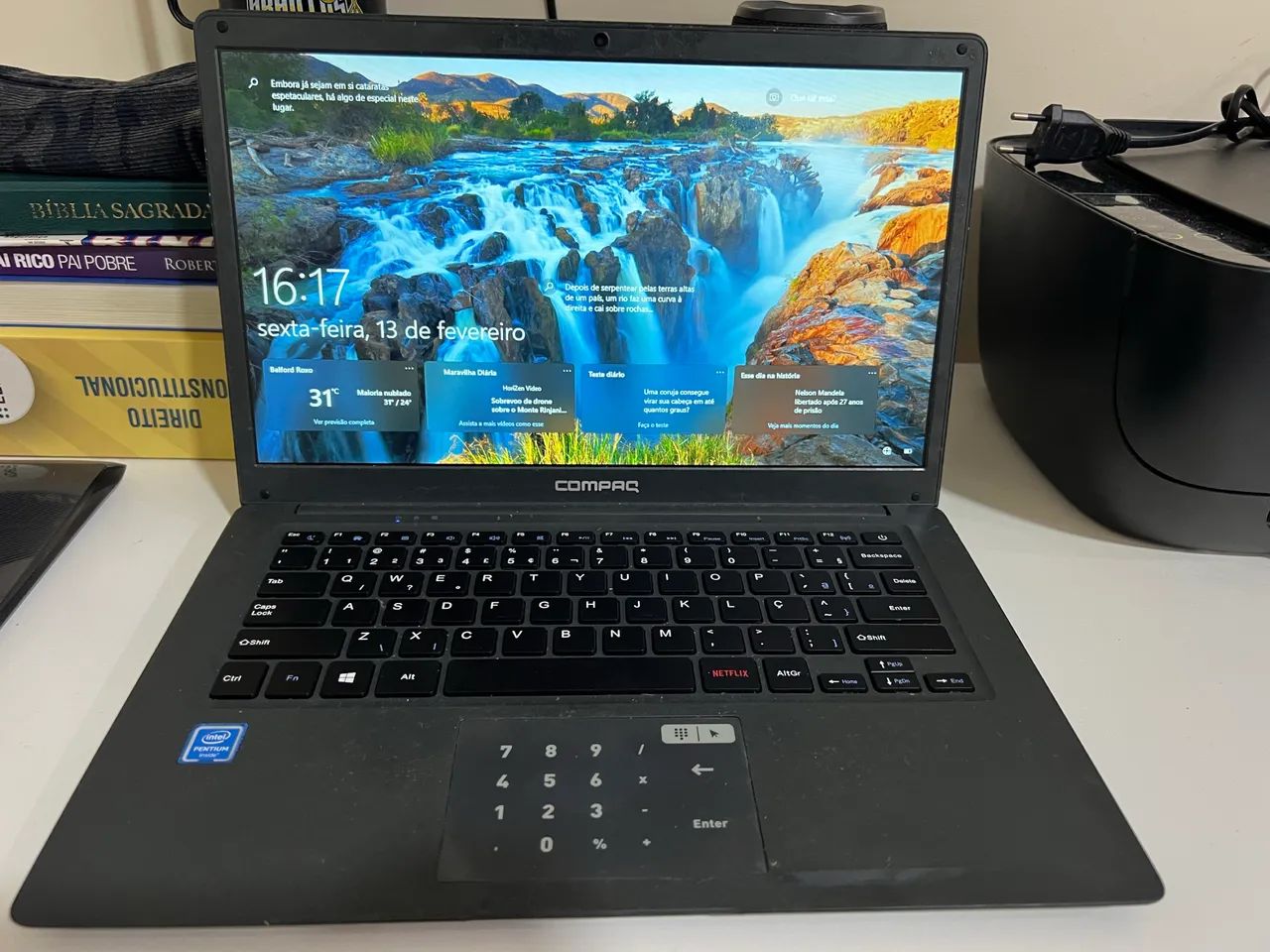 Vendo notebook usado, funcionando perfeitamente, vai com carregador e mouse.  - Foto 2