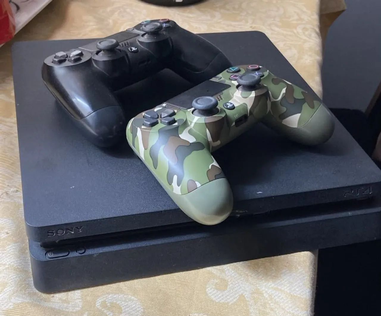 Ps4 slim 