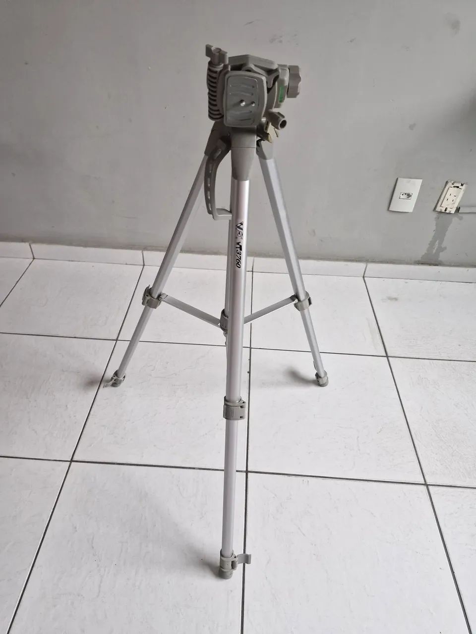 Tripé WT 3760 - Acessórios para Câmeras e Filmadoras - Petrópolis