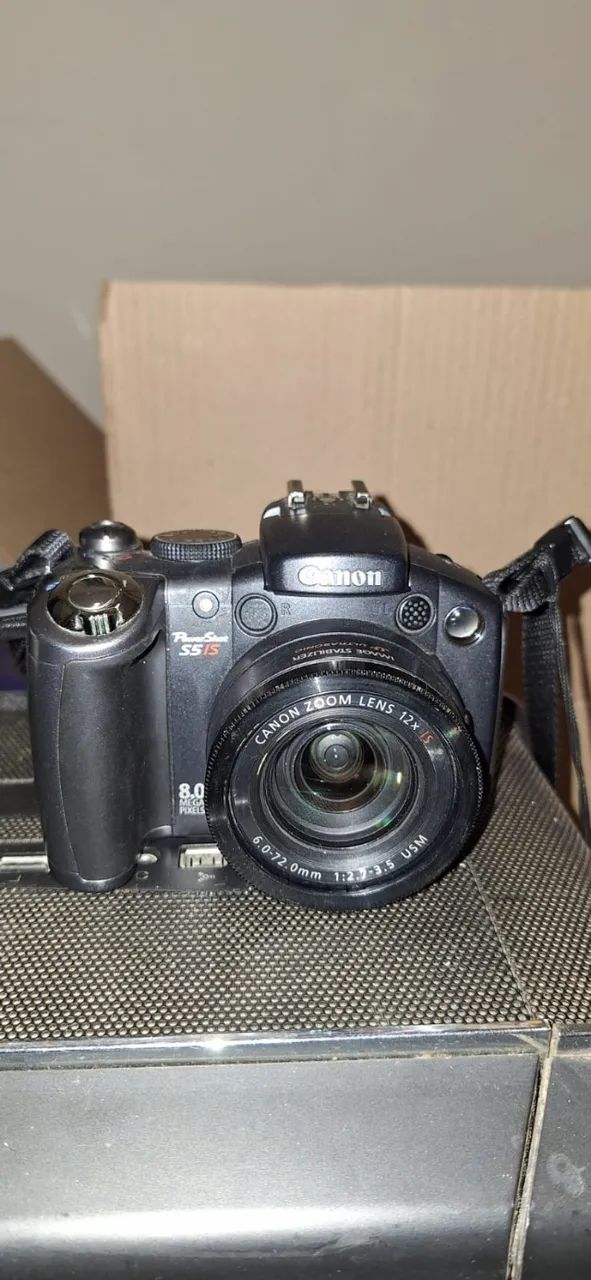 Camera CANON POWERSHOT S5 IS