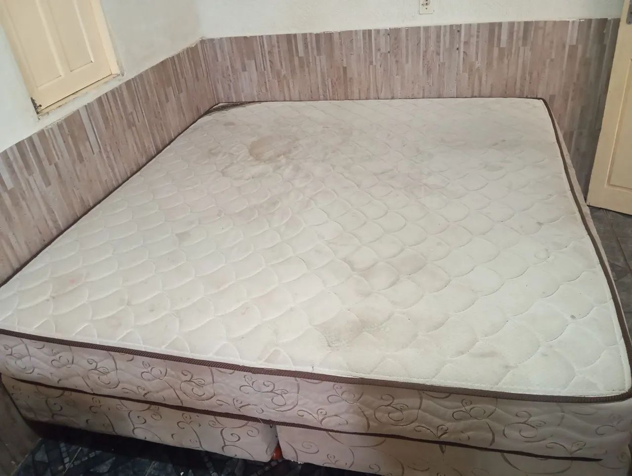 Cama box super king 