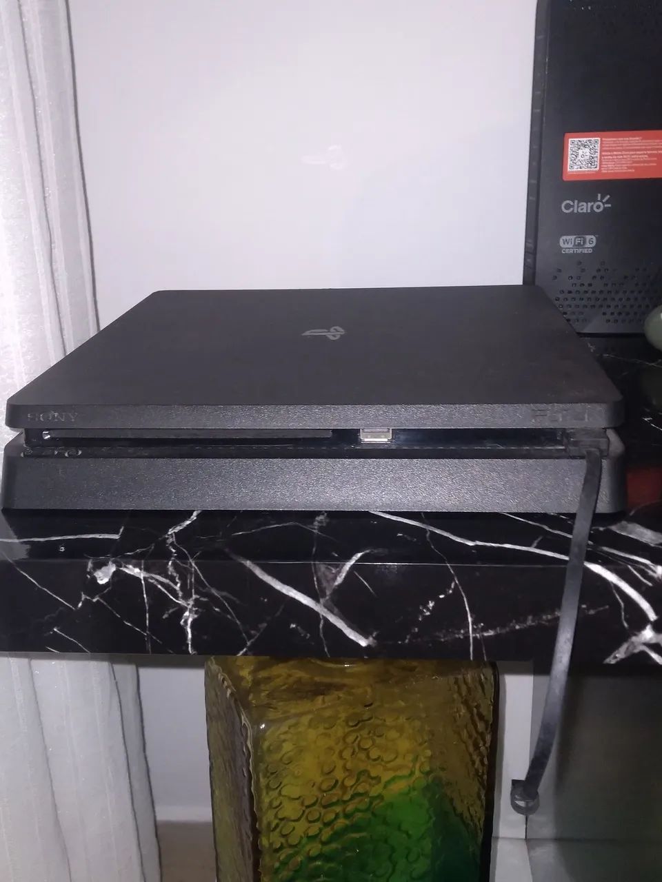 PS4 Slim 1 Tera com 13 jogos e 2 controles