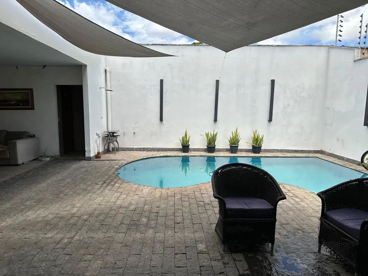 CASA PÚBLICA EM VÁRZEA GRANDE, PROX CORREIO E BIG LAR, C/ ARMÁRIOS E PISCINA, 2 QTOS 1 SUÍ - Foto 4