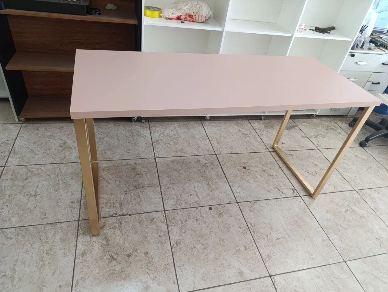 Mesa estilo industrial 1.50x0.60 dourada nova