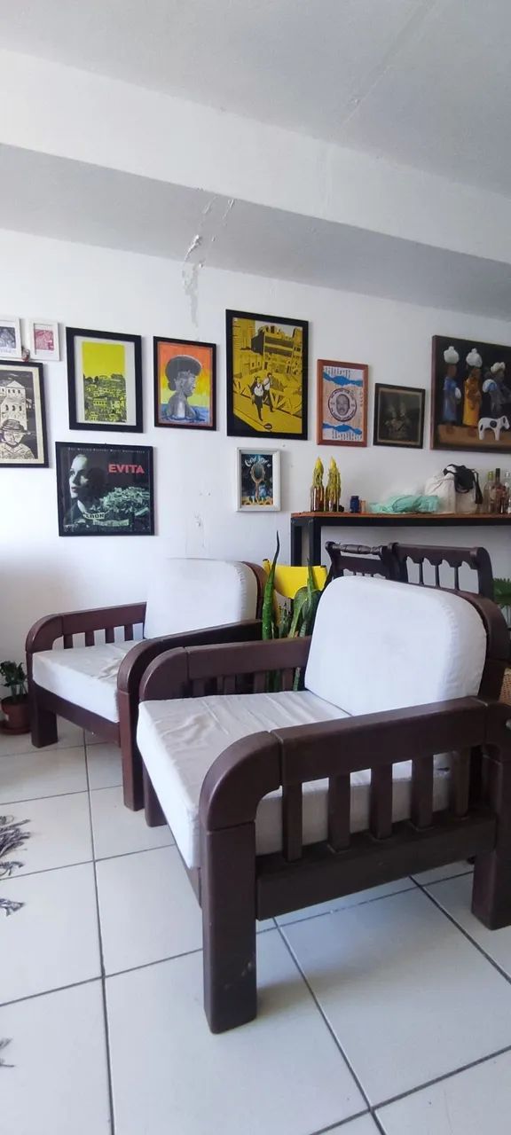 Sofá 3 lugares mais 2 poltronas em madeira maciça. - Foto 4