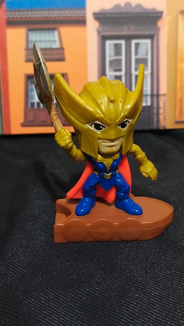 Conjunto Premium Thor ? Miniaturas e Capacete Viking Decorativo - Foto 4