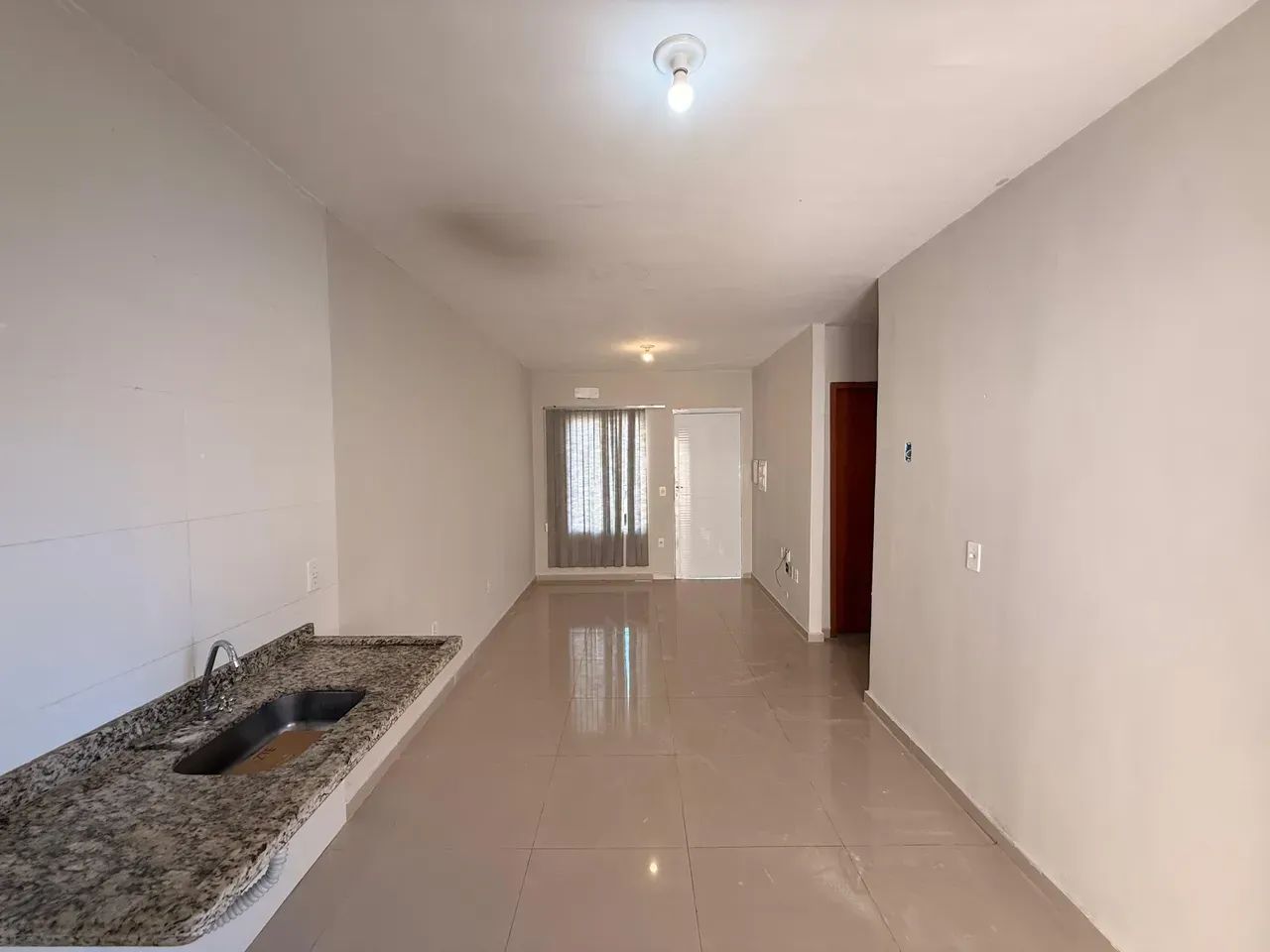 CASA NOVA  2/4 COM SUITE - CONDOMINIO ATHENAS - Foto 2