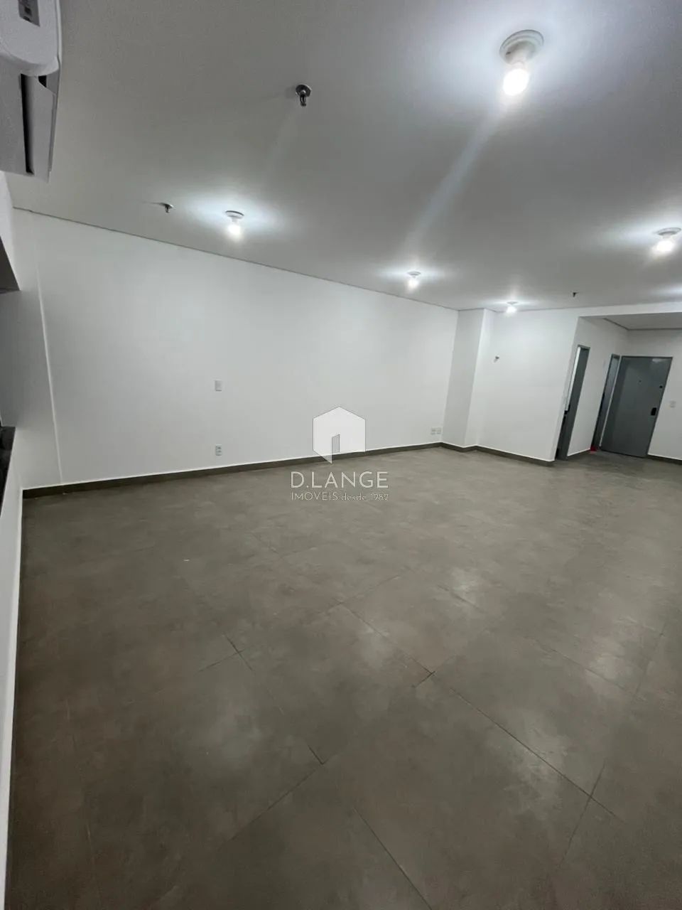 Sala comercial no bairro Centro em Campinas - SP