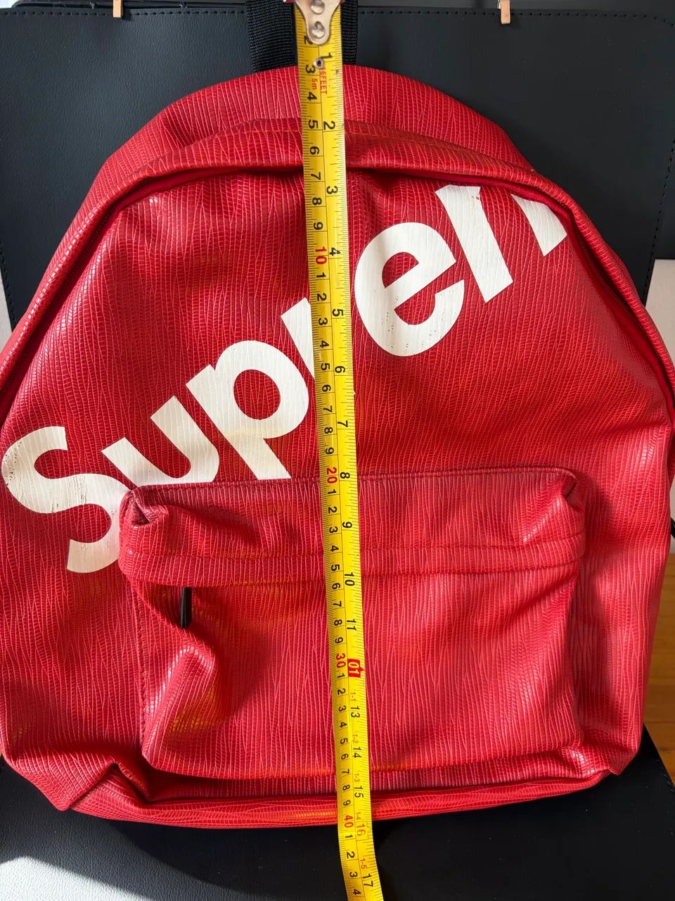 Mochila Vermelha com textura  - Foto 4