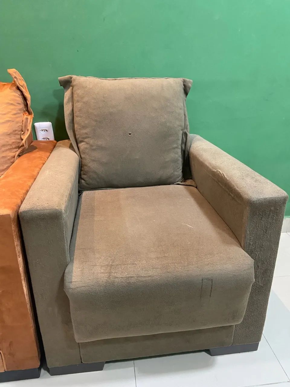 Poltrona Confortável (Estilo cadeira/ sofá) - Marrom  - Foto 2