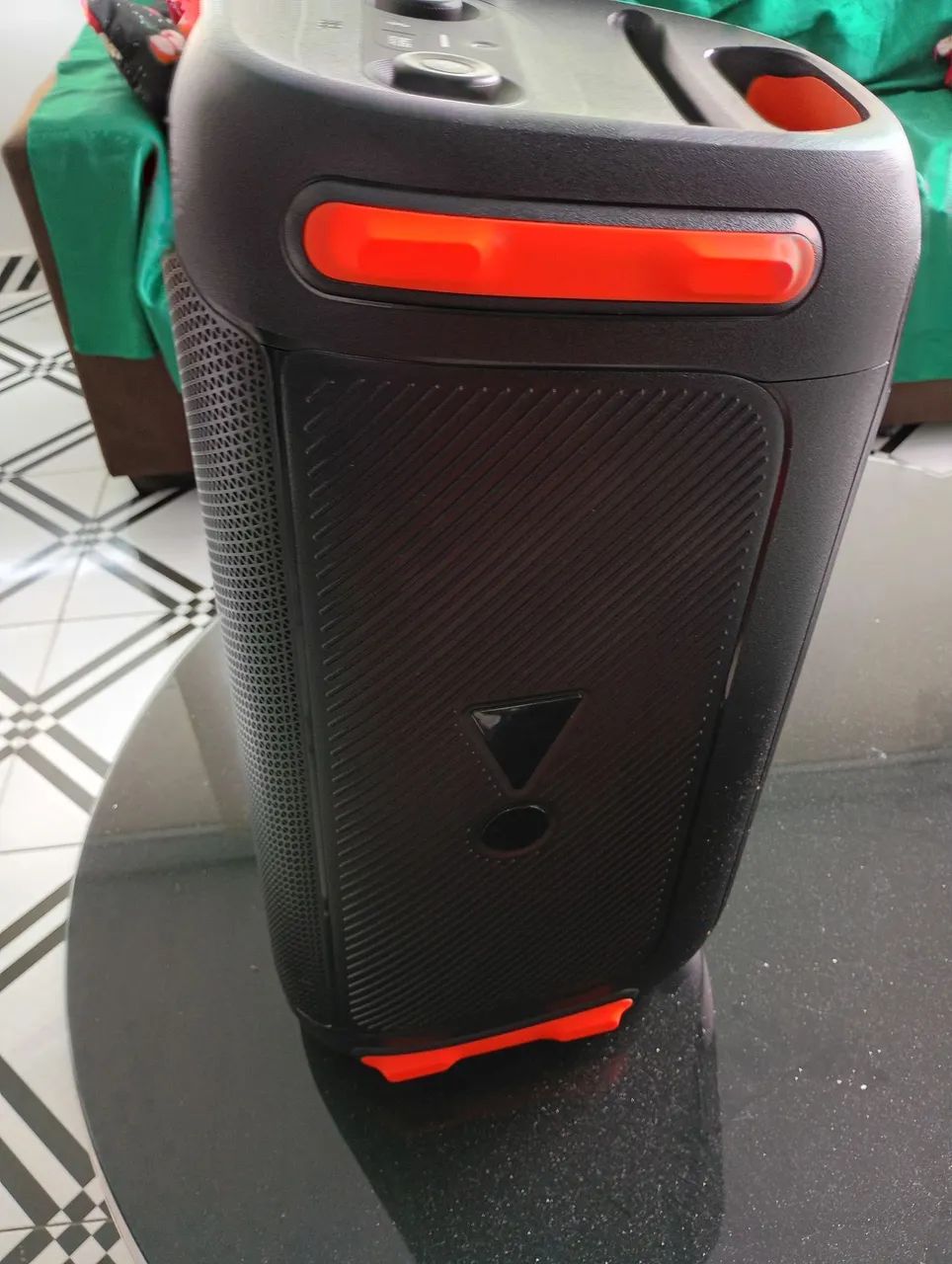 Vendo Caixa JBL original Party Box 110 com nota fiscal.. Estado de zero.