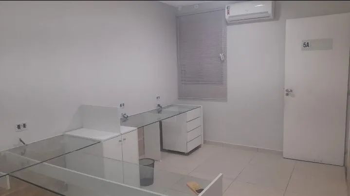 Locação sala comercial a beira mar em Jaraguá 