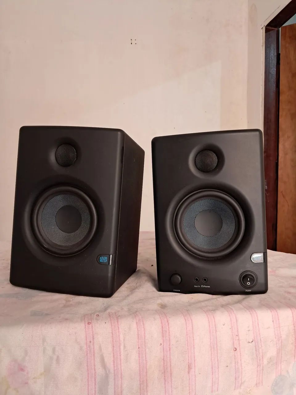 MONITORES DE ÁUDIO PRESONUS
