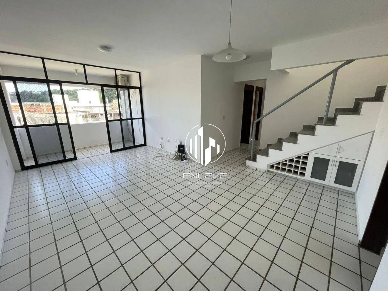 Cobertura Duplex com 04 Quartos e Vista Mar à 50m da Praia do Cabo Branco