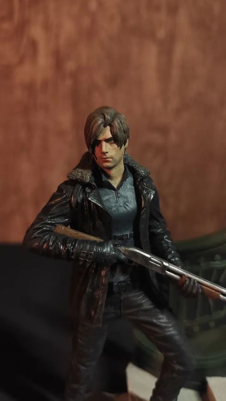 Figure Leon Kennedy RE9 1:12 - Foto 4