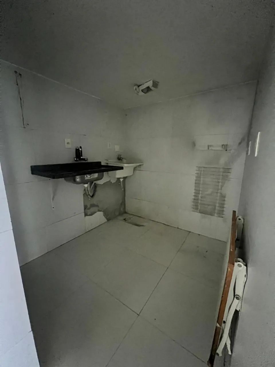 Loja com 60 m2 na Estrada Iguaçu - Nova Iguaçu - Foto 5