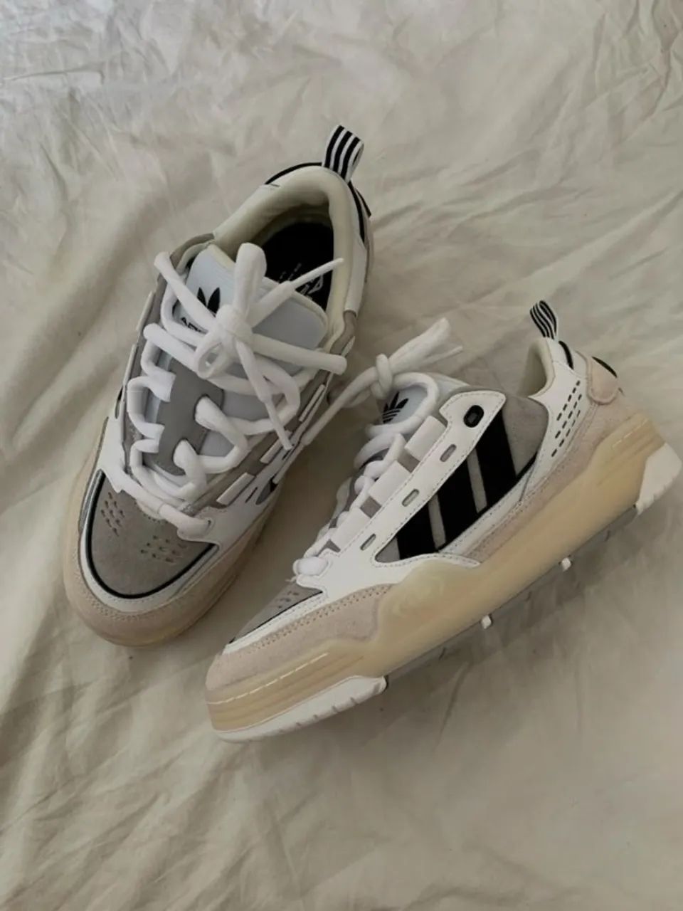 Tênis Adidas Adi2000 - Branco e Cinza (Estilo Chunky / Skate anos
