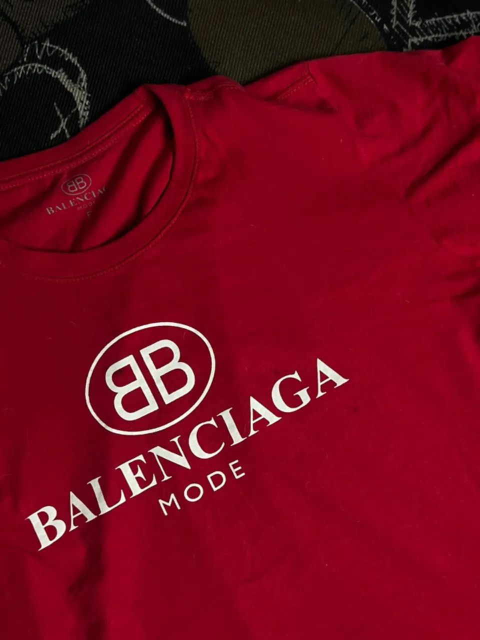 Camiseta Balenciaga Mode - Foto 3