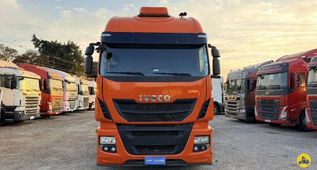 2014/2014<br>TETO ALTO<br>AUTOMÁTICO - Foto 2