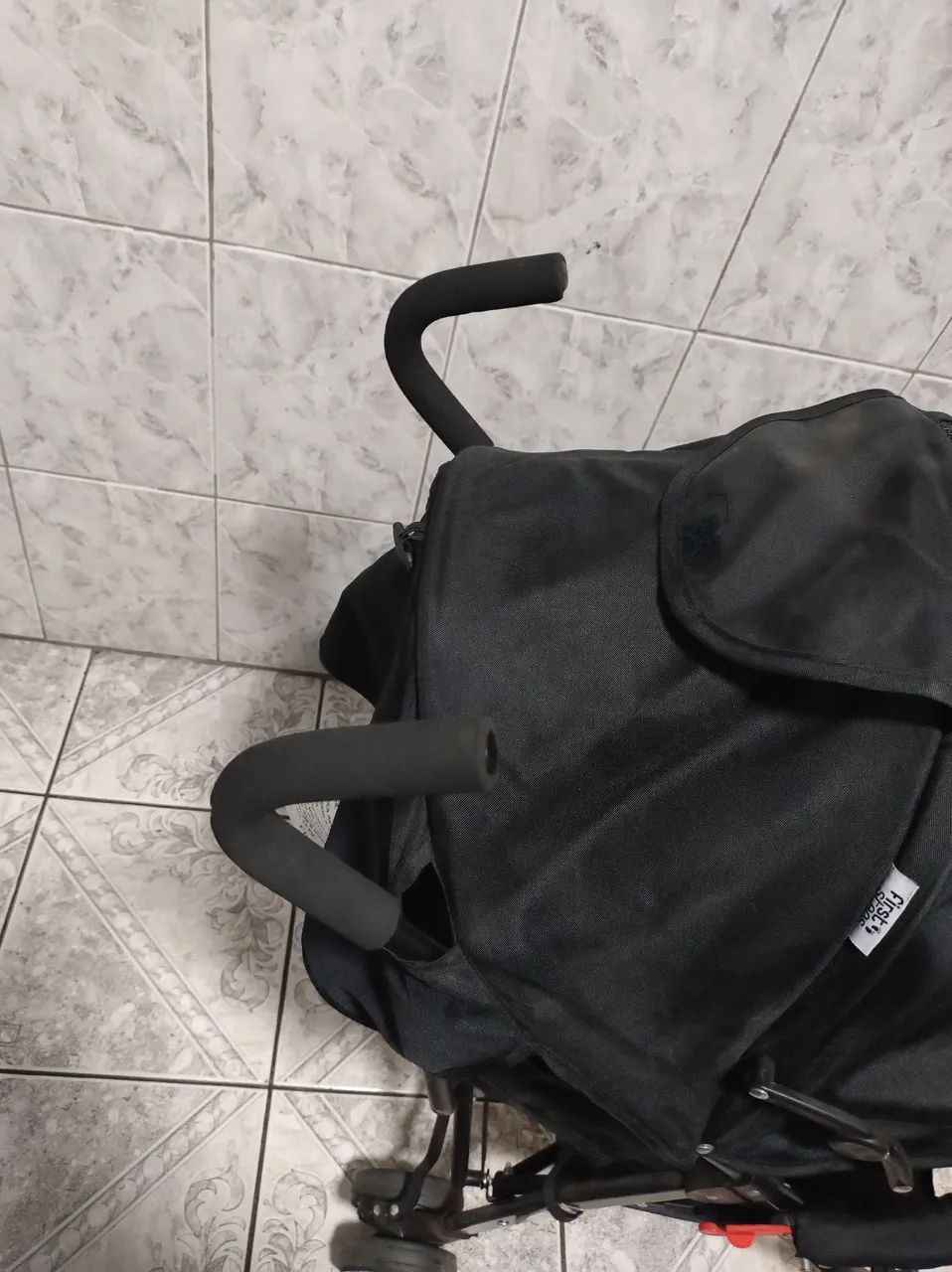 Carrinho de bebê guarda chuvas ótimo Estado  - Foto 5