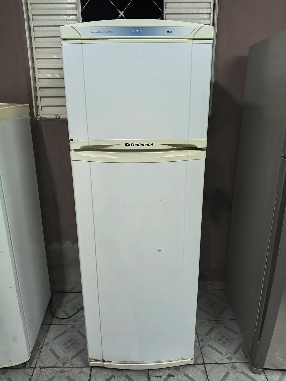 Geladeira Continental DegeloSecoo 