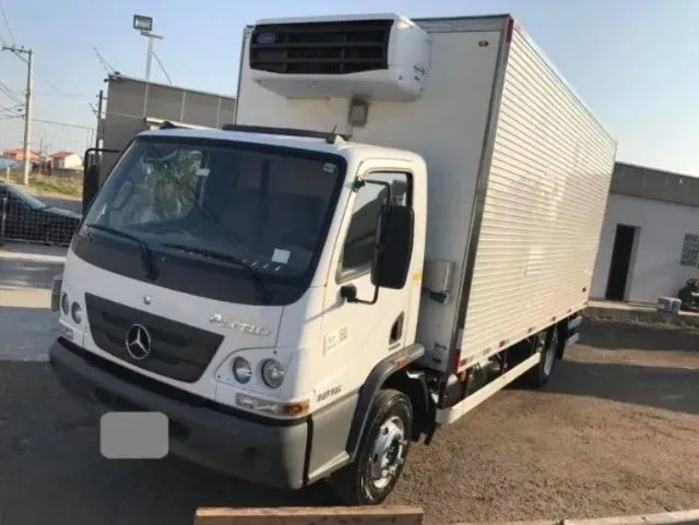 mb accelo 1016 bau refrigerado.
