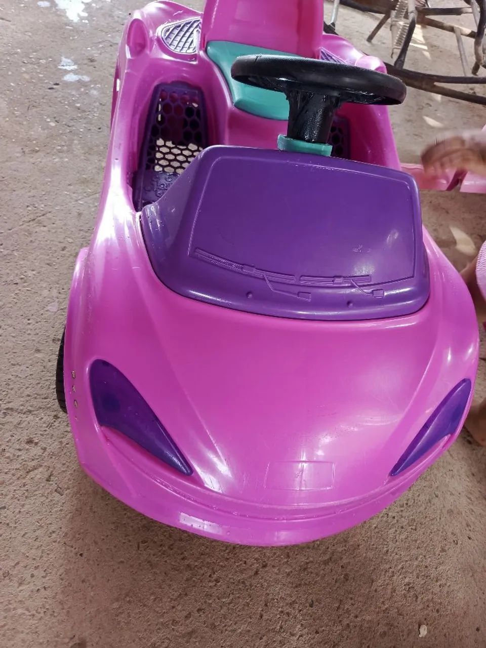Carrinho com defeito no empurrador 