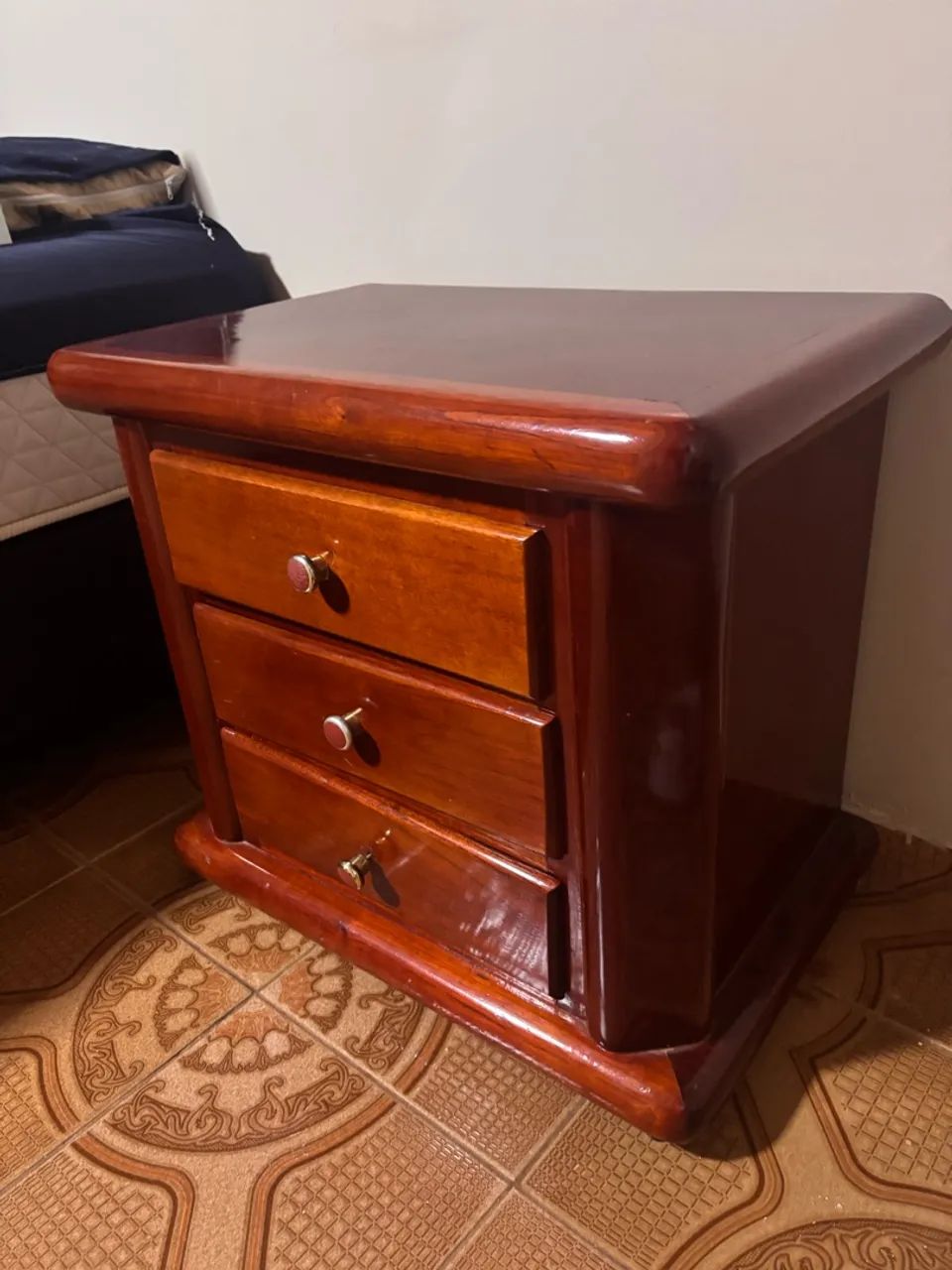 Criado-Mudo. Mesa de Cabeceira em Madeira  - Foto 3