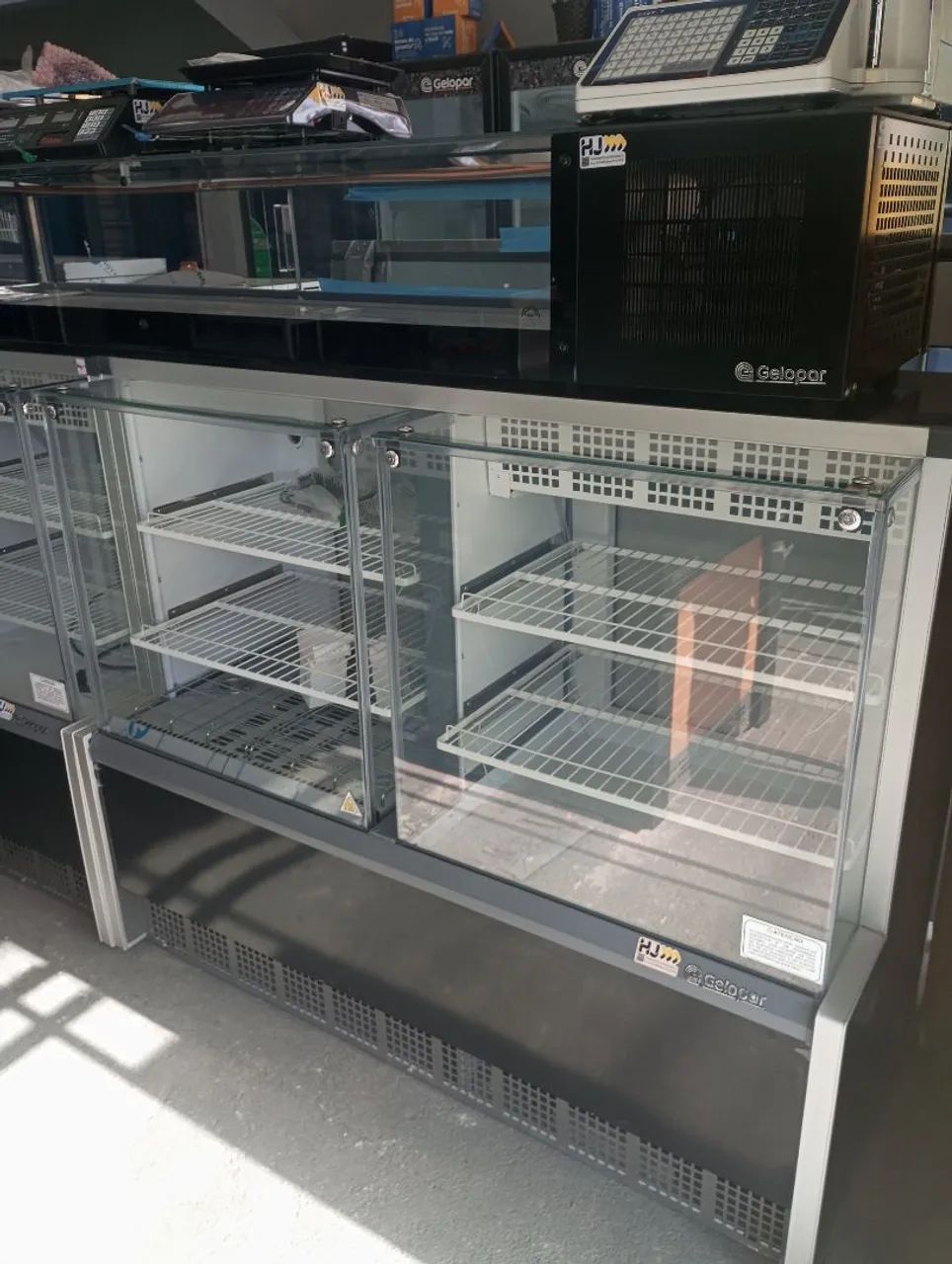 NZ. Vitrine dupla aquecida e refrigerada Gelopar 