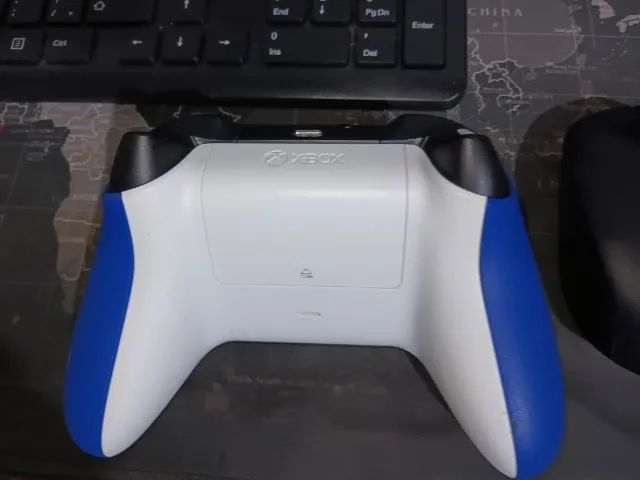 Controle Xbox Series X + 2 Pilhas AA recarragáveis