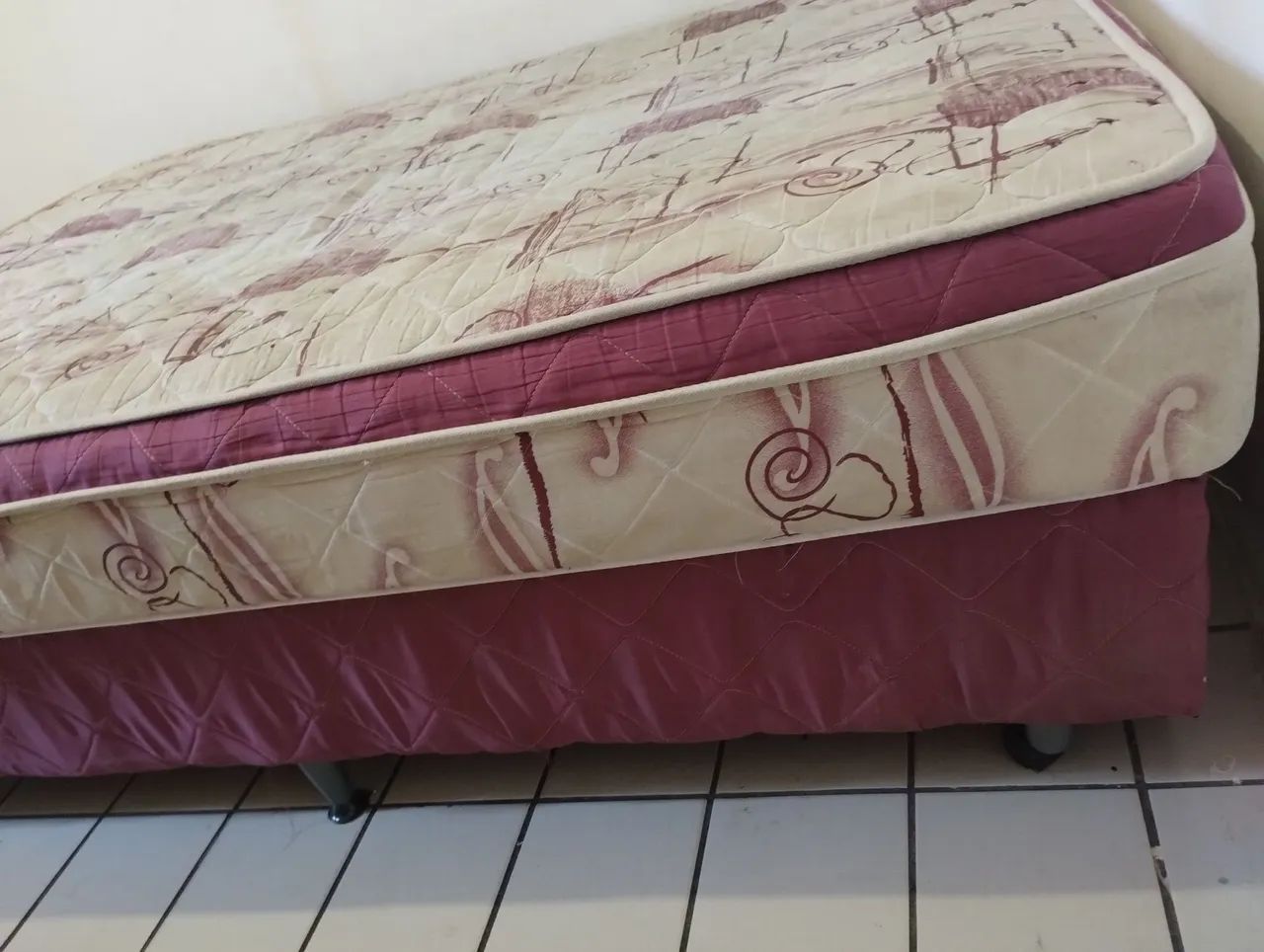 VENDO CAMA USADA BOAS CONDIÇÕES  - Foto 2