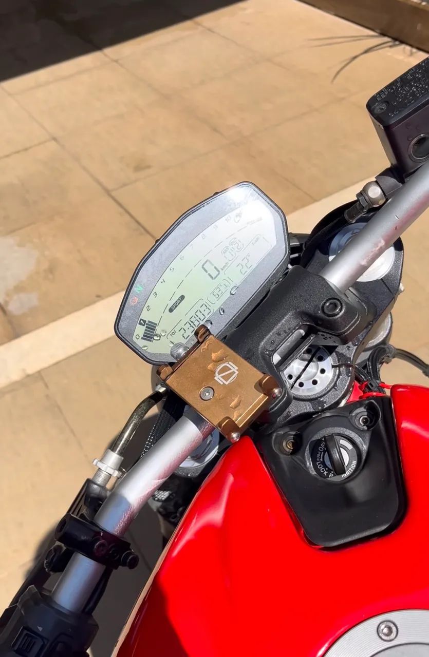 Ducati Monster 821 - Foto 4
