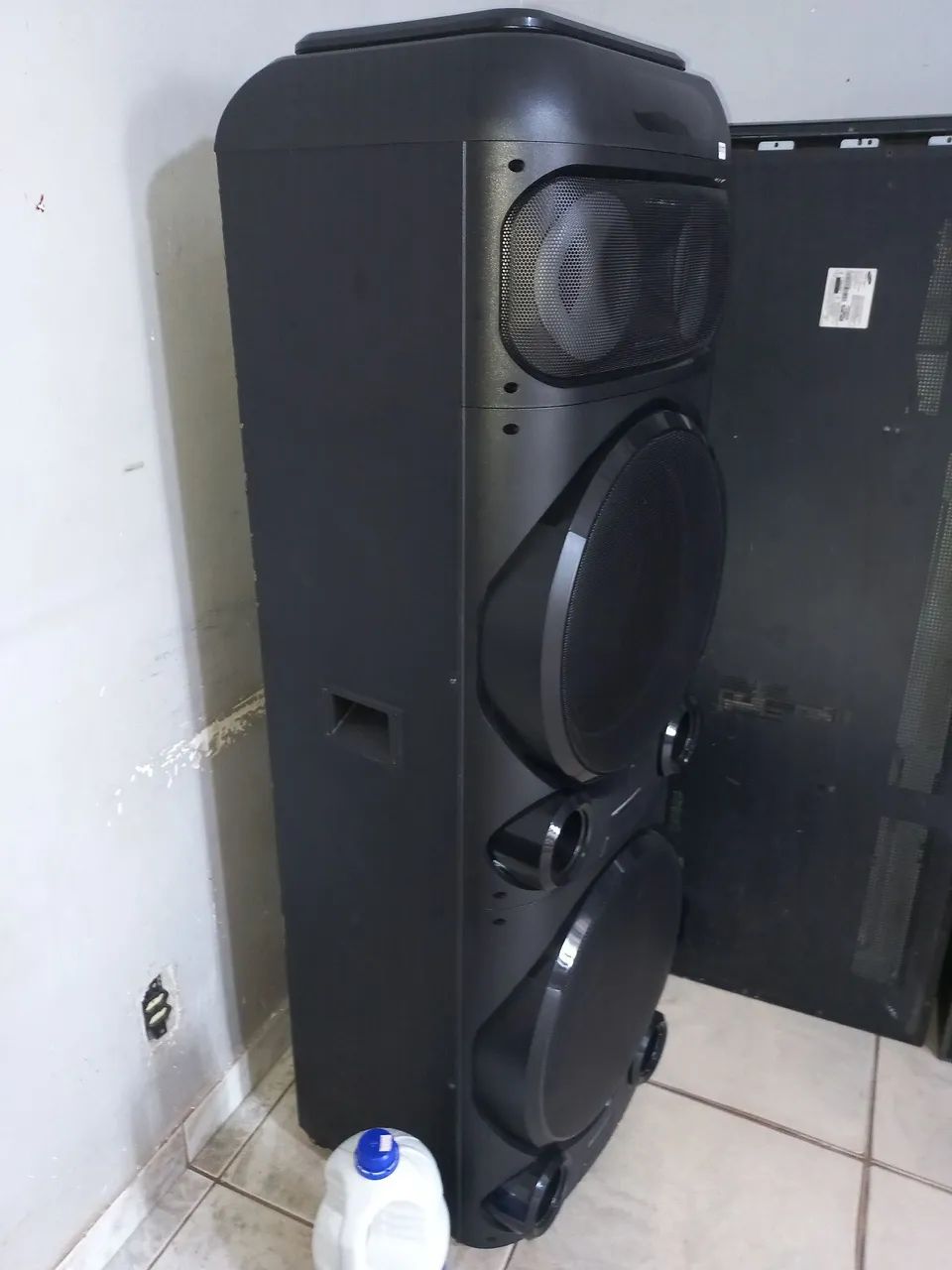 3 cxs amplificada, 2 novas e uma usada - Foto 3